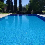 וילה Unidera *