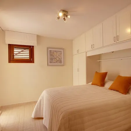 Unidera Villa *