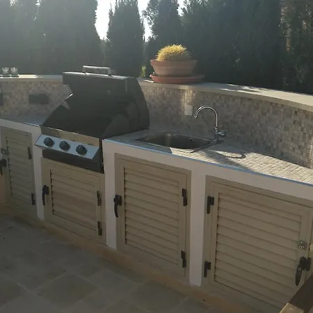 וילה Unidera